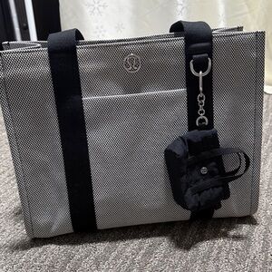 Lululemon 2 tone canvas tote bag 10L